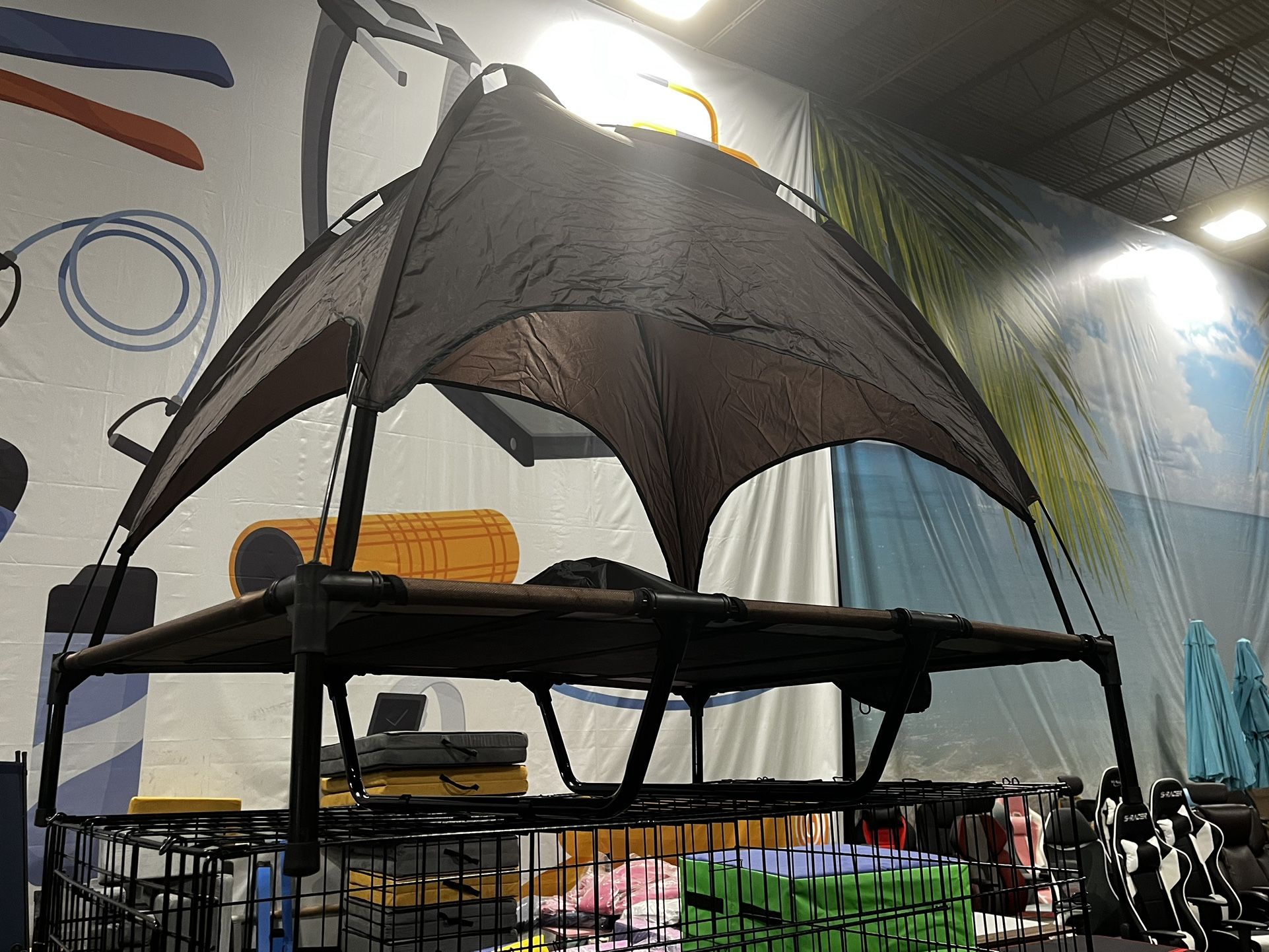 Brand new Elevated Outdoor Dog Bed with Canopy, Raised Removable Cover Cooling Dog Beds