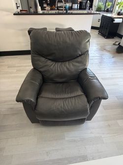 LAZ BOY RECLINER DARK GREY