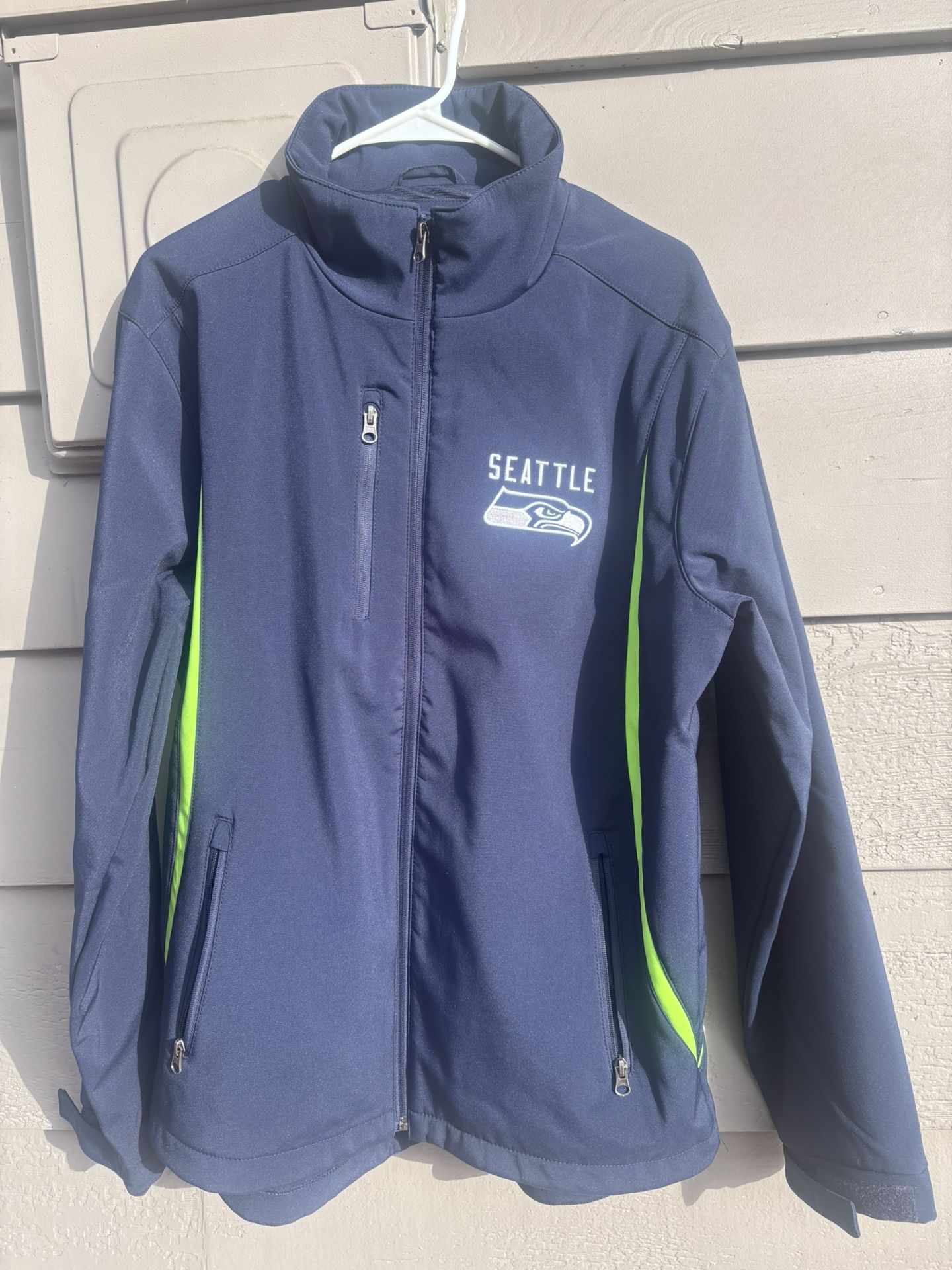 Seattle Seahawks Soft-Shell Jacket – Men’s Medium – Like New