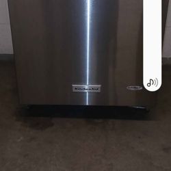 Dishwasher Almost New $200