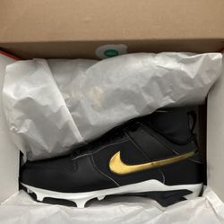 Nike men’s alpha menace dunk football cleats