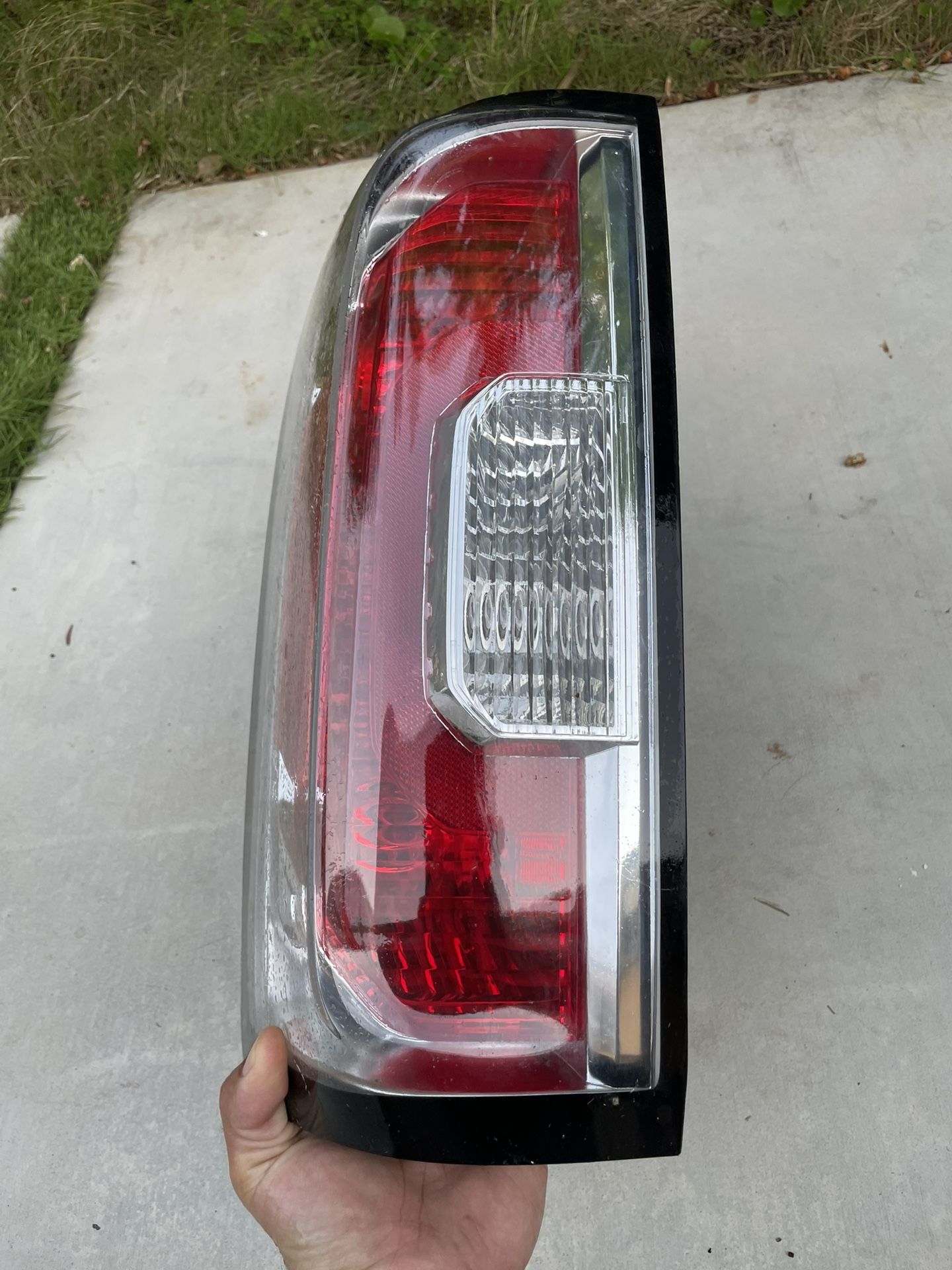 gmc canyon taillight