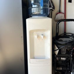 Water Dispenser 