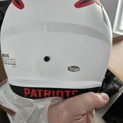 New Englad Patriots Full Size Replica Speed Autographed Helmet
