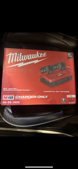 M18 18-Volt Lithium-Ion Dual Bay Rapid Battery Charger