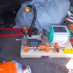 Máquina Para Duplicar Llaves De Casa Y De Autos 