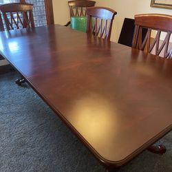 Hardwood Table And Chairs 