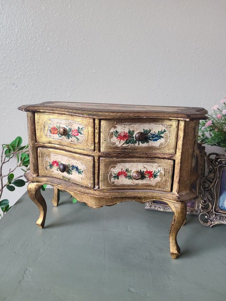 Vintage Italian Florentine bombe style jewelry or trinket box