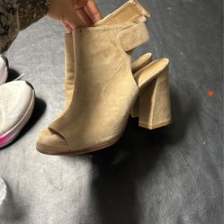 stuart weitzmansoft heels beige