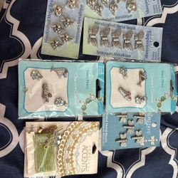 7 Packs Of Charms  15$