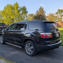 2010 GMC Acadia SLT2 AWD Fully Loaded One Owner