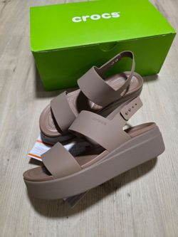 Crocs Brooklyn Low Wedge Women's Size 10 Latte/Mushroom