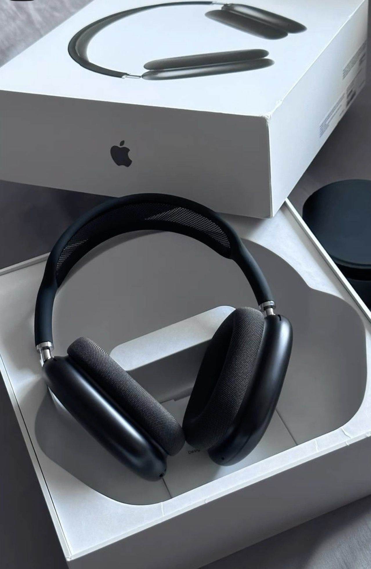 Midnight Airpod Maxes