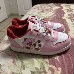 Strawberry Shortcake Big Girl Sneakers 