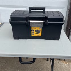Dewalt One Touch Latching Tool Box