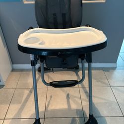 Baby Trend 5 In 1 High chair 