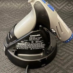 Dremel Tool, Charging Station & Large Case With Assorted Bits