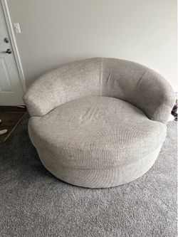 Modern Oversized Accent Chair / Cuddle Chair – Excellent Condition