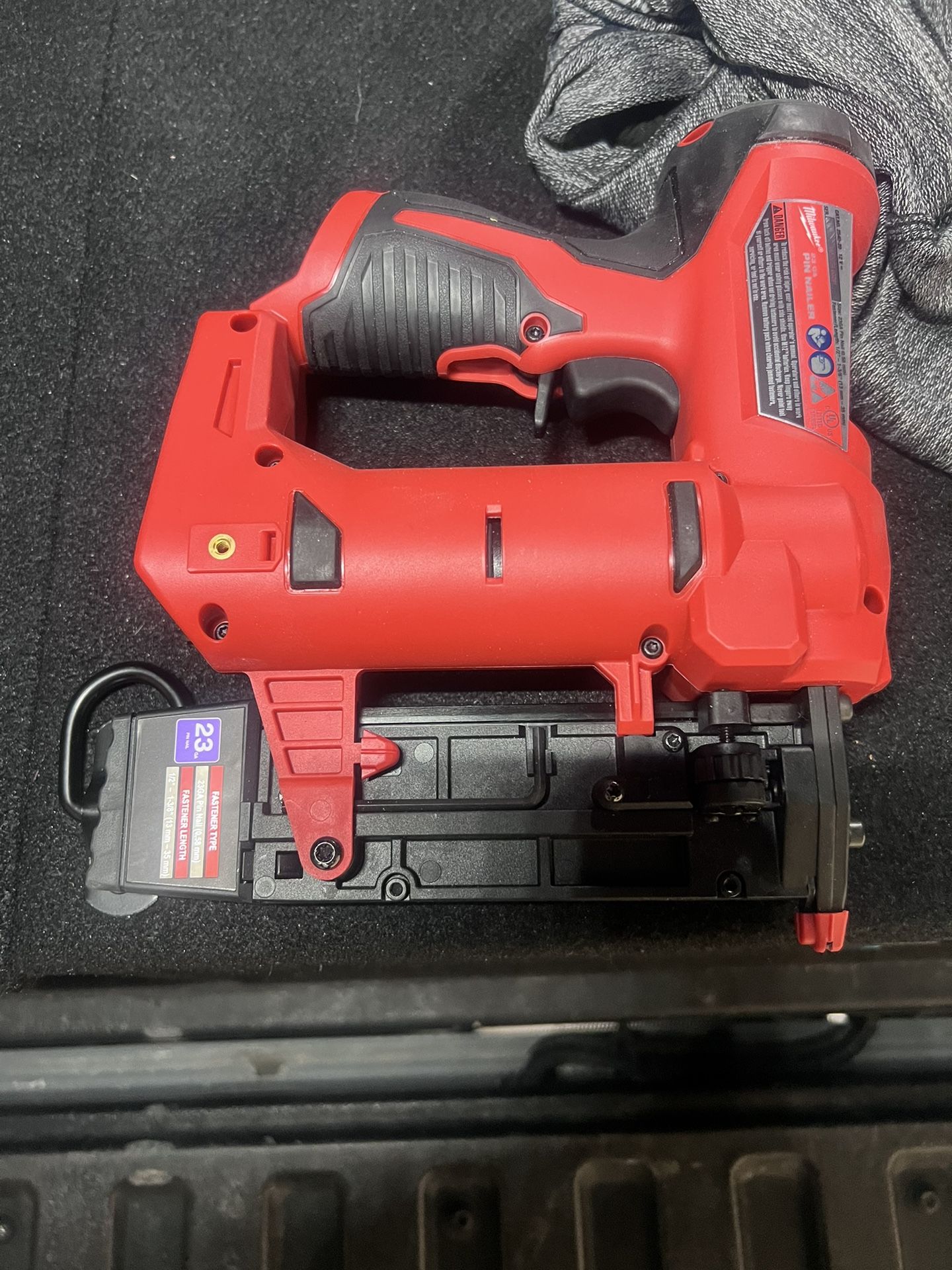 M12 23 Gauge Pin Nailer