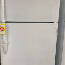 Frigidaire Refrigerator Top freezer Fftrtw