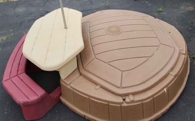 step 2 picnic table with attached sandbox