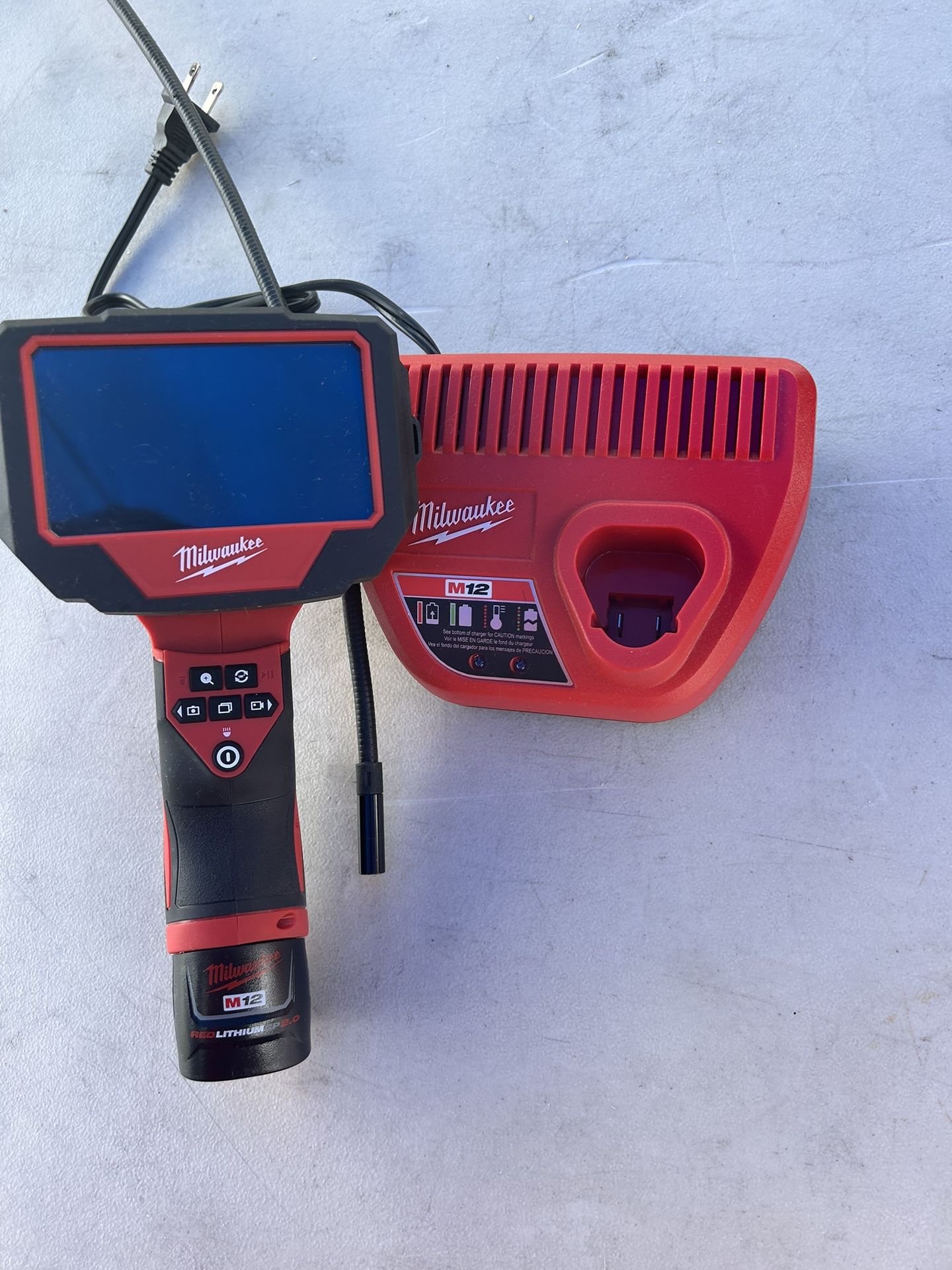 Milwaukee M12 Camera Kit with battery charger