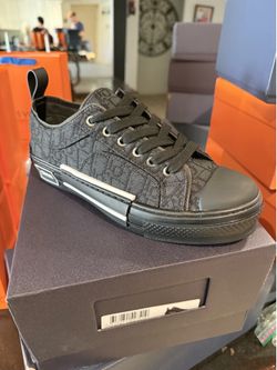 Dior B23