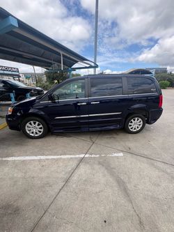 2016 Chrysler Town & Country