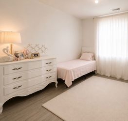 Dresser/Bed