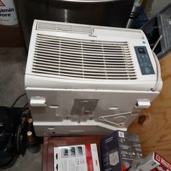  Air Conditioner 10,000 Btu (Cold)