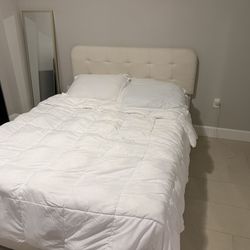 Bed frame queen size