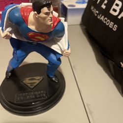 Superman Statue 