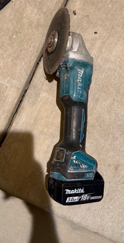 Makita grinder and battery