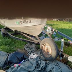 Boat, Gray, 6.5 Gas Tank.