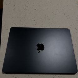 2022 M2 Macbook Air 8GB Ram