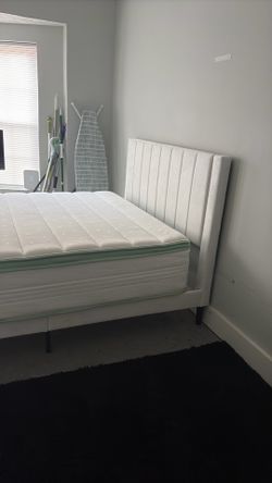 Queen bed and frame almost new