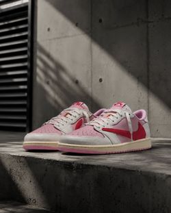Jordan Travis Scott 1s