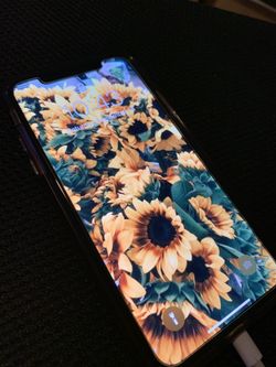 iPhone Xs 64GB UNLOCKED practically brand new