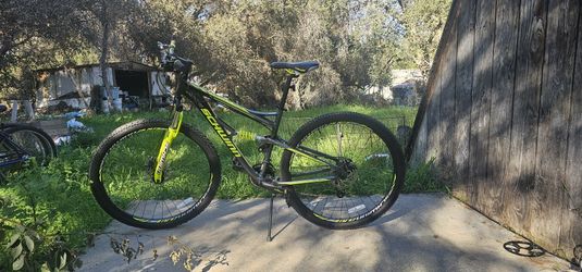 Schwinn Traxion Mountain