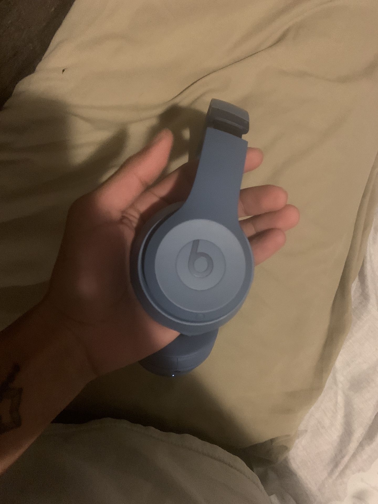 Gen 4 Beats Solo /charger Included 