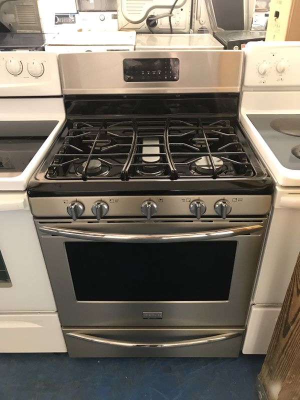 Frigidaire stainless propane gas stove 5burner with 90 days warranty