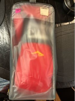 Boxing gloves