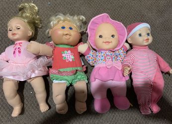 Lot of baby dolls
