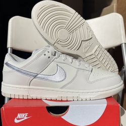 nike dunk low wmns size 8.5/gs size 7y