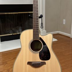 Yamaha FGX820C dreadnought cut away acoustic electric guitar