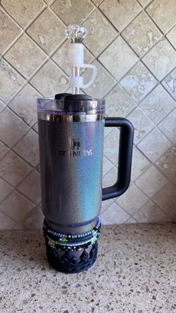 Stanley cup 30 oz new with extras