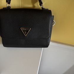 Cut Guess Purse 