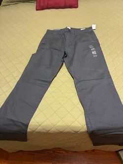 Brand New GAP Men's Gray Chino Pants with Tags