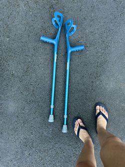 Forearm Crutches