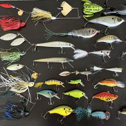 HUGE FISHING LURE LOT
